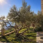 וילה - Pools With A View For 20 Guests