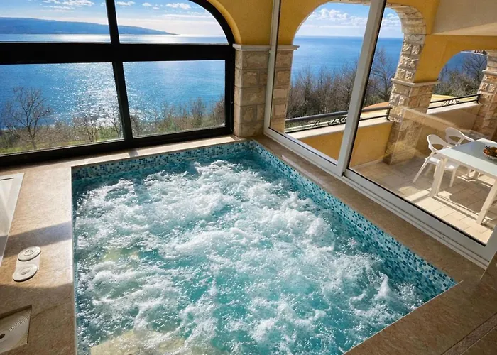- Pools With A View For 20 Guests