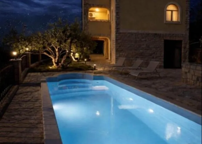- Pools With A View For 20 Guests * イェセニツェ